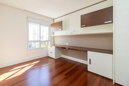 Apartamento à venda com 350m², 4 quartos e 5 vagas Apartamento à venda com 350m², 4 quartos e 5 vagasSuíte 4