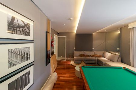 Apartamento à venda com 350m², 4 quartos e 5 vagas Apartamento à venda com 350m², 4 quartos e 5 vagasEspaço de Jogos