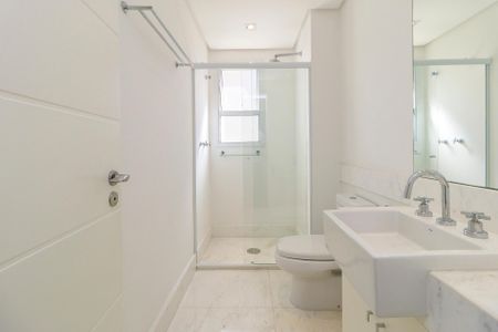 Apartamento à venda com 350m², 4 quartos e 5 vagas Apartamento à venda com 350m², 4 quartos e 5 vagasSuíte 4 - Banheiro