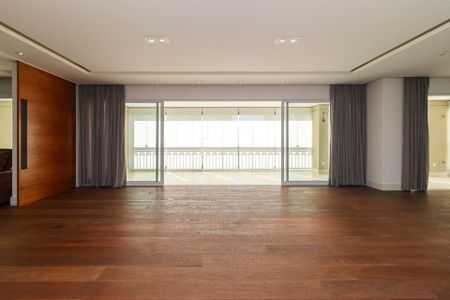 Apartamento à venda com 350m², 4 quartos e 5 vagas Apartamento à venda com 350m², 4 quartos e 5 vagasSala