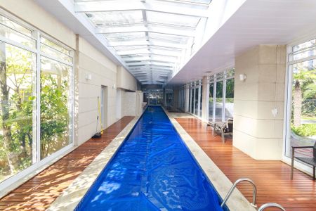 Apartamento à venda com 350m², 4 quartos e 5 vagas Apartamento à venda com 350m², 4 quartos e 5 vagasPiscina Coberta