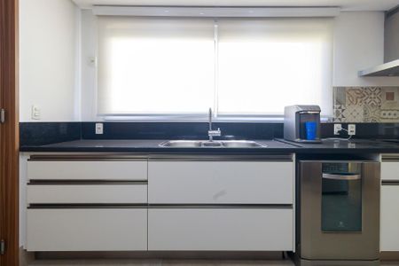 Apartamento à venda com 350m², 4 quartos e 5 vagas Apartamento à venda com 350m², 4 quartos e 5 vagasCozinha