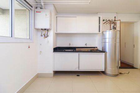 Apartamento à venda com 350m², 4 quartos e 5 vagas Apartamento à venda com 350m², 4 quartos e 5 vagasÁrea de Serviço