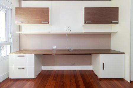 Apartamento à venda com 350m², 4 quartos e 5 vagas Apartamento à venda com 350m², 4 quartos e 5 vagasSuíte 4