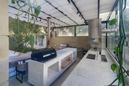Apartamento à venda com 350m², 4 quartos e 5 vagas Apartamento à venda com 350m², 4 quartos e 5 vagasChurrasqueira