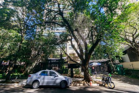 Apartamento à venda com 350m², 4 quartos e 5 vagas Apartamento à venda com 350m², 4 quartos e 5 vagasFachada