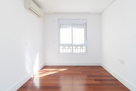 Apartamento à venda com 350m², 4 quartos e 5 vagas Apartamento à venda com 350m², 4 quartos e 5 vagasSuíte 3
