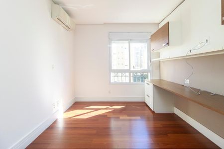 Apartamento à venda com 350m², 4 quartos e 5 vagas Apartamento à venda com 350m², 4 quartos e 5 vagasSuíte 4
