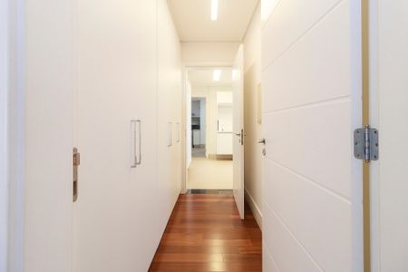 Apartamento à venda com 350m², 4 quartos e 5 vagas Apartamento à venda com 350m², 4 quartos e 5 vagasAcesso a Cozinha