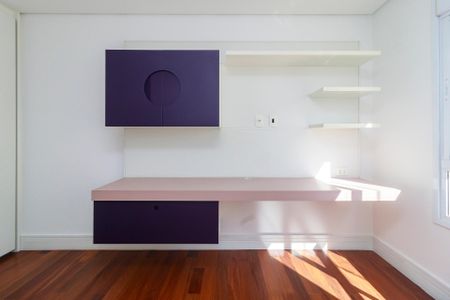 Apartamento à venda com 350m², 4 quartos e 5 vagas Apartamento à venda com 350m², 4 quartos e 5 vagasSuíte 2