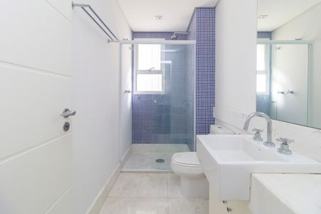Apartamento à venda com 350m², 4 quartos e 5 vagas Apartamento à venda com 350m², 4 quartos e 5 vagasSuíte 2 - Banheiro