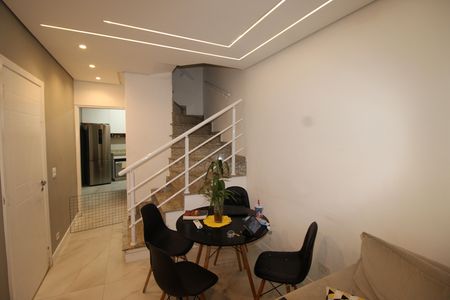 Casa à venda com 95m², 3 quartos e 2 vagasSala