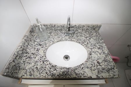Casa à venda com 95m², 3 quartos e 2 vagasBanheiro