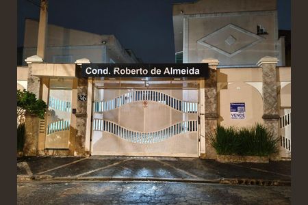 Casa à venda com 95m², 3 quartos e 2 vagasFachada
