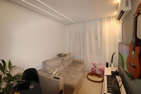 Sala de casa à venda com 3 quartos, 95m² em Jardim Nossa Senhora do Carmo, São Paulo