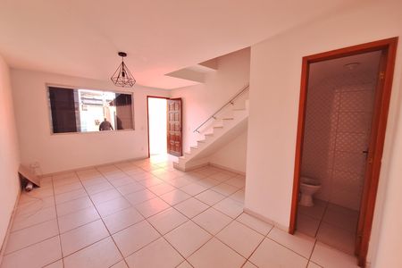 Casa para alugar com 2 quartos, 90m² em Jardim Primavera, Duque de Caxias