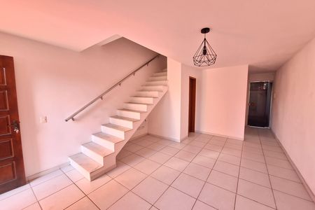 Casa para alugar com 2 quartos, 90m² em Jardim Primavera, Duque de Caxias