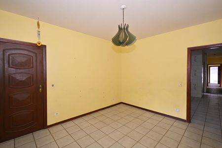 Casa para alugar com 150m², 3 quartos e 2 vagasSala