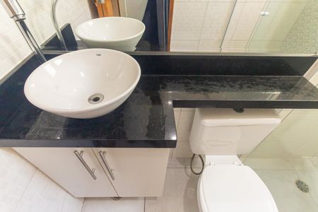 Casa de condomínio para alugar com 90m², 2 quartos e 2 vagas Casa de condomínio para alugar com 90m², 2 quartos e 2 vagasBanheiro da Suíte 2