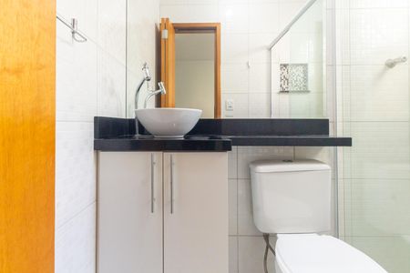 Casa de condomínio para alugar com 90m², 2 quartos e 2 vagas Casa de condomínio para alugar com 90m², 2 quartos e 2 vagasBanheiro da Suíte 2
