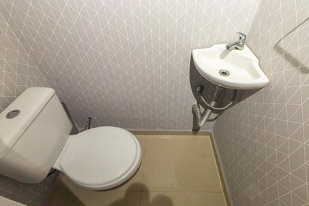 Lavabo de casa de condomínio para alugar com 2 quartos, 90m² em Vila Granada, São Paulo