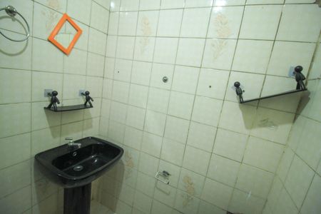 Casa para alugar com 40m², 1 quarto e sem vaga Casa para alugar com 40m², 1 quarto e sem vagaBanheiro
