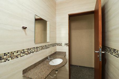Casa para alugar com 180m², 3 quartos e 5 vagas Casa para alugar com 180m², 3 quartos e 5 vagasBanheiro