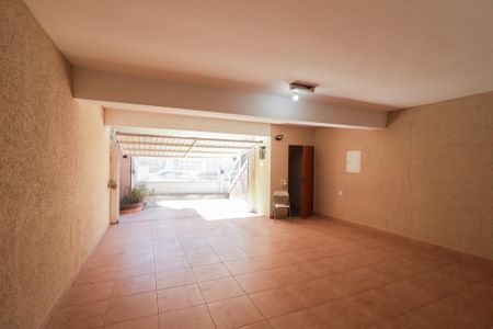 Casa para alugar com 180m², 3 quartos e 5 vagas Casa para alugar com 180m², 3 quartos e 5 vagasGaragem