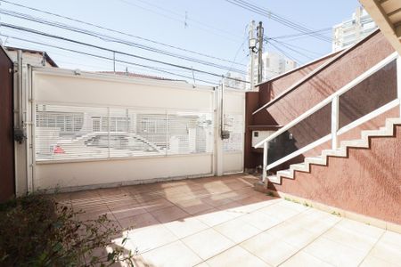 Casa para alugar com 180m², 3 quartos e 5 vagas Casa para alugar com 180m², 3 quartos e 5 vagasGaragem