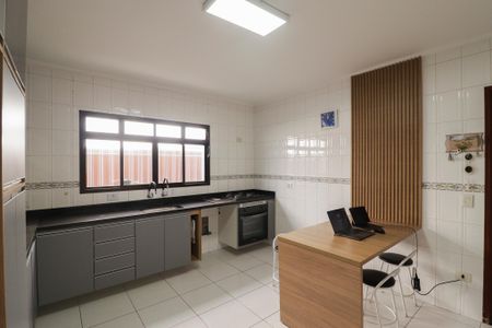 Casa para alugar com 180m², 3 quartos e 5 vagas Casa para alugar com 180m², 3 quartos e 5 vagasCozinha e Área de Serviço