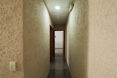 Casa para alugar com 180m², 3 quartos e 5 vagas Casa para alugar com 180m², 3 quartos e 5 vagasCorredor