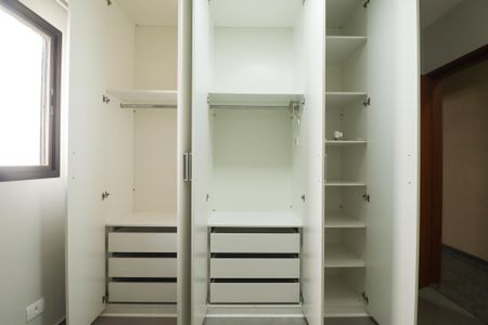 Casa para alugar com 180m², 3 quartos e 5 vagas Casa para alugar com 180m², 3 quartos e 5 vagasQuarto 1