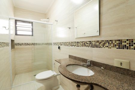 Casa para alugar com 180m², 3 quartos e 5 vagas Casa para alugar com 180m², 3 quartos e 5 vagasBanheiro