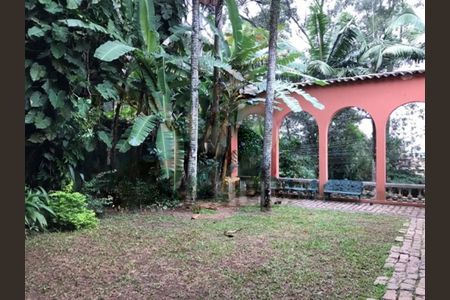 Casa à venda com 4 quartos, 310m² em Jardim Marajoara, São Paulo