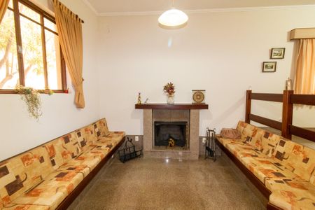 Casa de condomínio à venda com 351m², 3 quartos e 3 vagas Casa de condomínio à venda com 351m², 3 quartos e 3 vagasSala