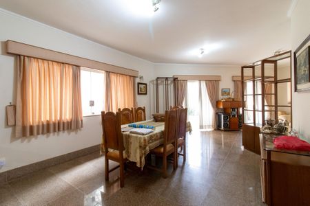 Casa de condomínio à venda com 351m², 3 quartos e 3 vagas Casa de condomínio à venda com 351m², 3 quartos e 3 vagasSala