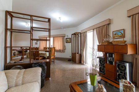 Casa de condomínio à venda com 351m², 3 quartos e 3 vagas Casa de condomínio à venda com 351m², 3 quartos e 3 vagasSala