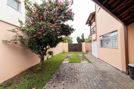 Casa de condomínio à venda com 351m², 3 quartos e 3 vagas Casa de condomínio à venda com 351m², 3 quartos e 3 vagasÁrea externa