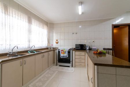 Casa de condomínio à venda com 351m², 3 quartos e 3 vagas Casa de condomínio à venda com 351m², 3 quartos e 3 vagasCozinha