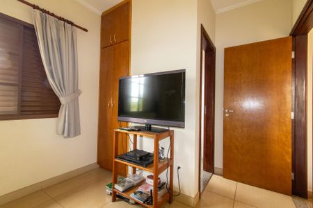 Casa de condomínio à venda com 351m², 3 quartos e 3 vagas Casa de condomínio à venda com 351m², 3 quartos e 3 vagasSuite 3