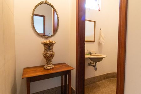 Casa de condomínio à venda com 351m², 3 quartos e 3 vagas Casa de condomínio à venda com 351m², 3 quartos e 3 vagasLavabo