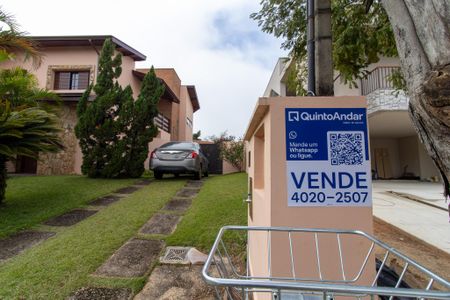 Casa de condomínio à venda com 351m², 3 quartos e 3 vagas Casa de condomínio à venda com 351m², 3 quartos e 3 vagasplaca