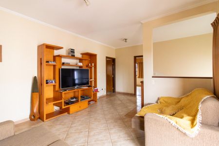 Casa de condomínio à venda com 351m², 3 quartos e 3 vagas Casa de condomínio à venda com 351m², 3 quartos e 3 vagasSala 2