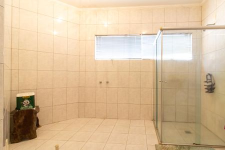 Casa de condomínio à venda com 351m², 3 quartos e 3 vagas Casa de condomínio à venda com 351m², 3 quartos e 3 vagasBanheiro da Suíte