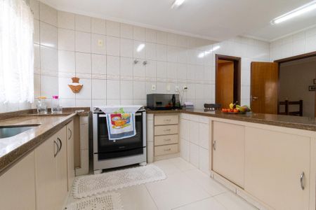 Casa de condomínio à venda com 351m², 3 quartos e 3 vagas Casa de condomínio à venda com 351m², 3 quartos e 3 vagasCozinha