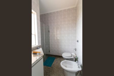 Casa de condomínio à venda com 351m², 3 quartos e 3 vagas Casa de condomínio à venda com 351m², 3 quartos e 3 vagasBanheiro da Suíte 3