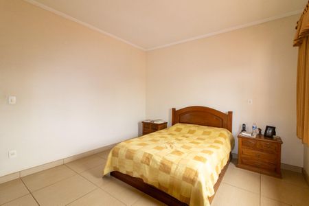 Casa de condomínio à venda com 351m², 3 quartos e 3 vagas Casa de condomínio à venda com 351m², 3 quartos e 3 vagasSuite