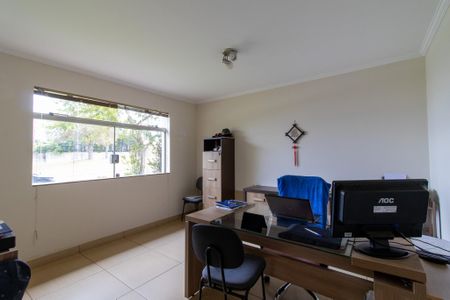 Casa de condomínio à venda com 351m², 3 quartos e 3 vagas Casa de condomínio à venda com 351m², 3 quartos e 3 vagasEscritório
