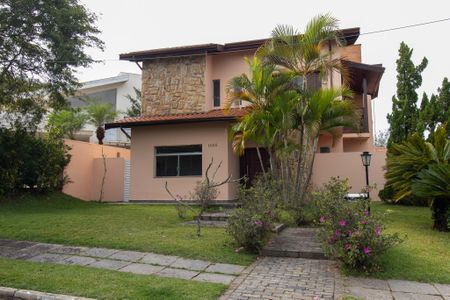 Casa de condomínio à venda com 351m², 3 quartos e 3 vagas Casa de condomínio à venda com 351m², 3 quartos e 3 vagasFachada