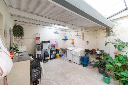Casa à venda com 97m², 2 quartos e 1 vaga Casa à venda com 97m², 2 quartos e 1 vagaQuintal / Área de serviço
